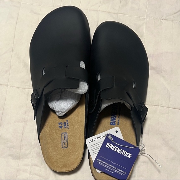 Birkenstock Matte Black Slip-On Clogs. Gifted but too big. - Picture 3 of 4